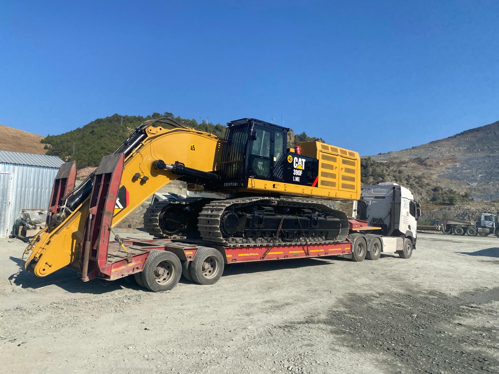 İş Makinası Taşımaları · 06